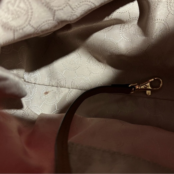 Michael Kors Red Tote Bag - Picture 5 of 8